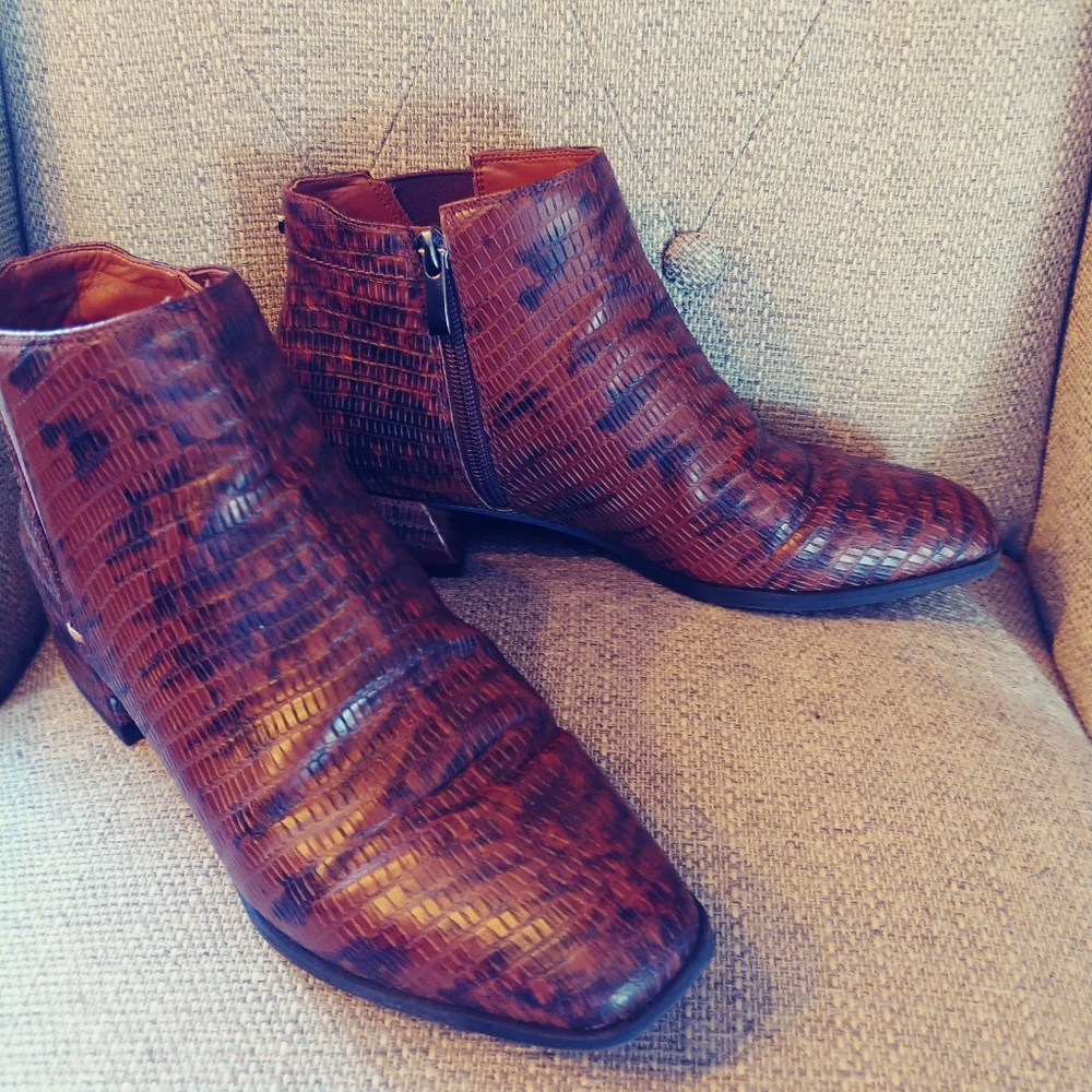 Franco Sarto,women's Ankle boots,man made materials,US size 7